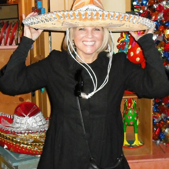 Meet your Posher, Dawn - Picture 1 of 9